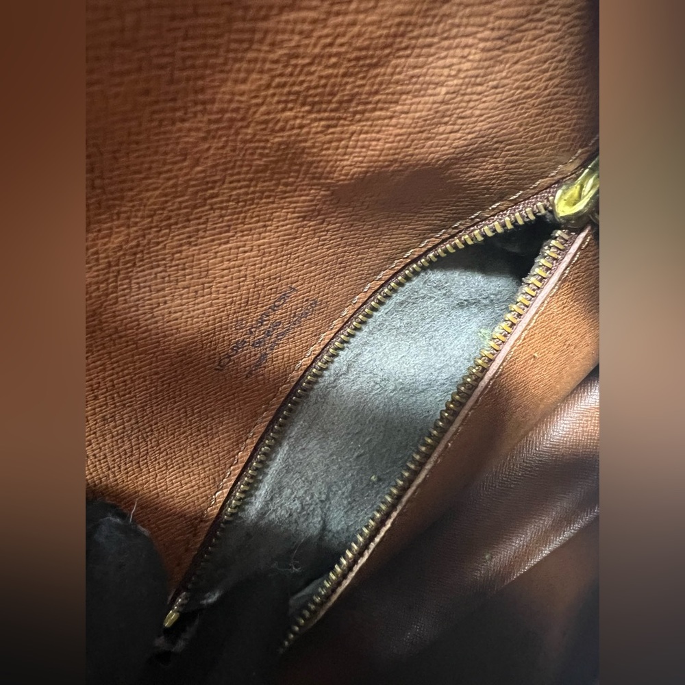 *FLASH SALE* LOUIS VUITTON-LP0952 Saint Cloud Crossbody Monogram Canvas - Picture 11 of 16